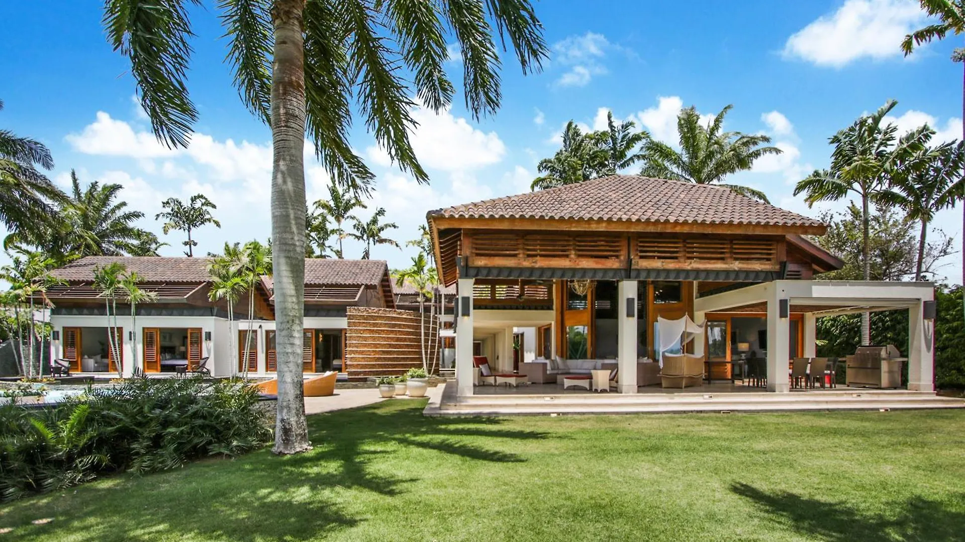 Luxurious 8-Br Villa With Ocean View, Jacuzzi, Home Cinema And Resort Access In Casa De Campo La Romana