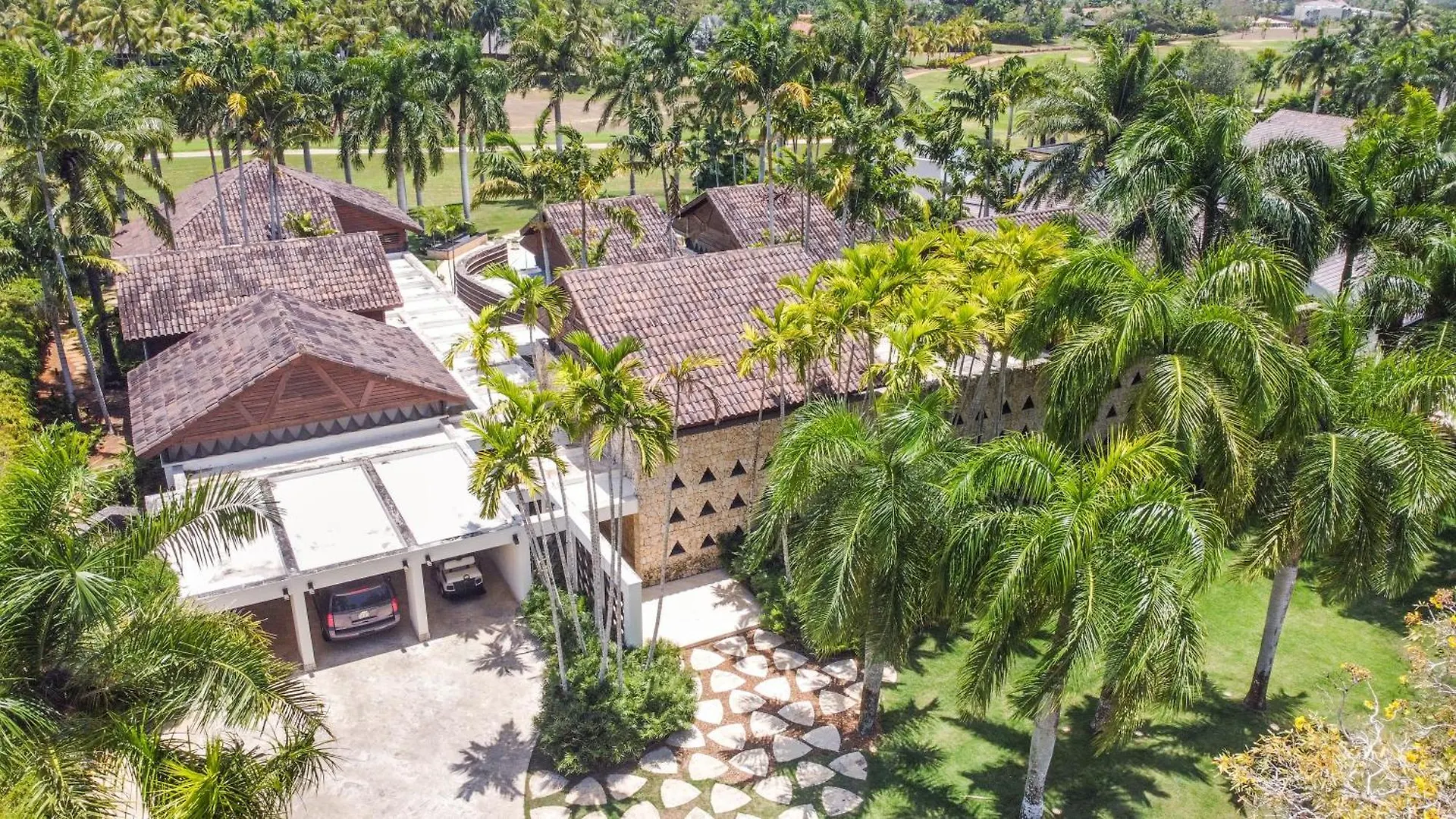 Luxurious 8-Br Villa With Ocean View, Jacuzzi, Home Cinema And Resort Access In Casa De Campo La Romana