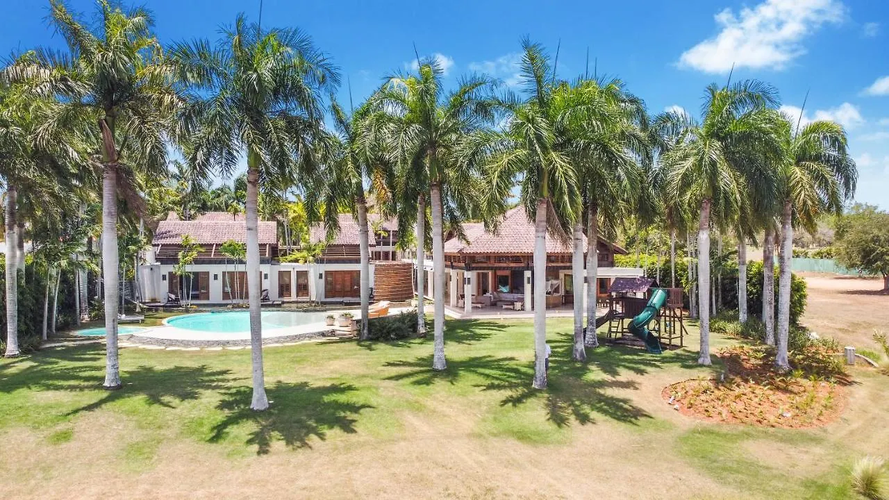 Luxurious 8-Br Villa With Ocean View, Jacuzzi, Home Cinema And Resort Access In Casa De Campo La Romana