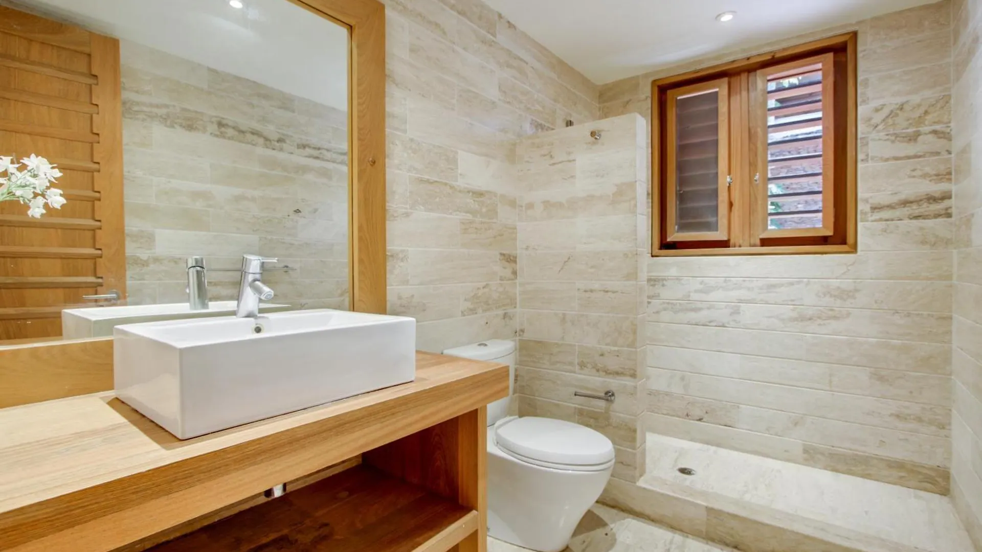 Luxurious 8-Br Villa With Ocean View, Jacuzzi, Home Cinema And Resort Access In Casa De Campo La Romana
