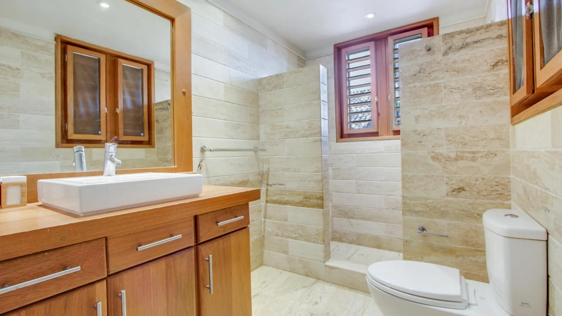 Luxurious 8-Br Villa With Ocean View, Jacuzzi, Home Cinema And Resort Access In Casa De Campo La Romana