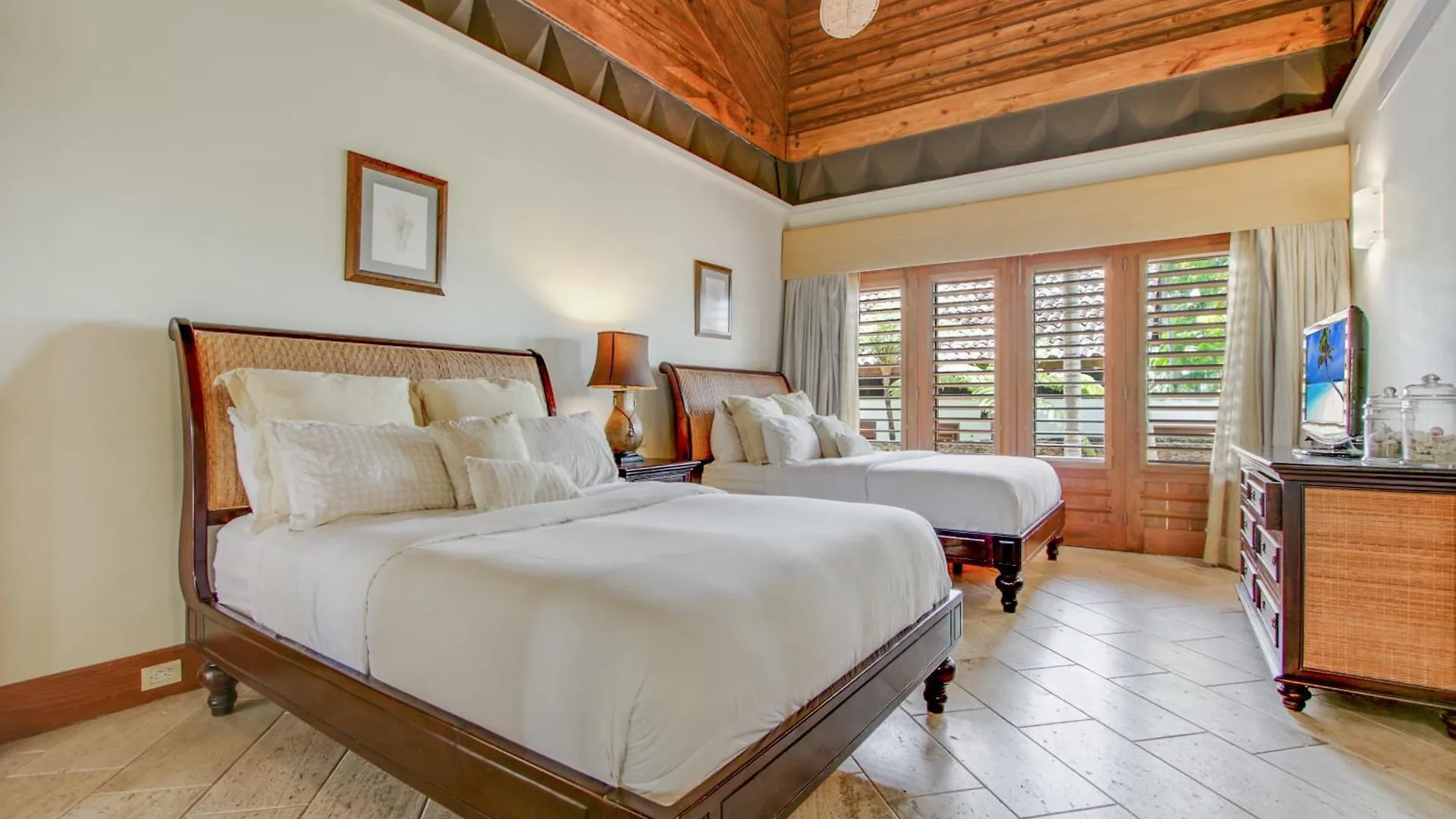 Luxurious 8-Br Villa With Ocean View, Jacuzzi, Home Cinema And Resort Access In Casa De Campo La Romana 0*,  Dominican Republic