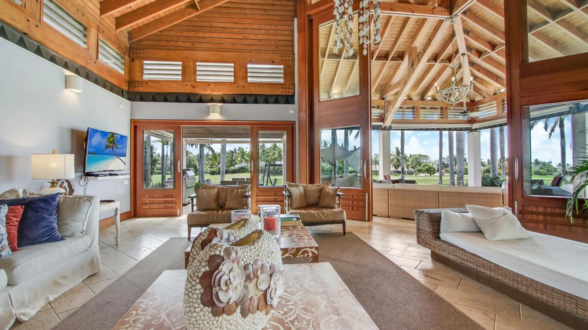 Luxurious 8-Br Villa With Ocean View, Jacuzzi, Home Cinema And Resort Access In Casa De Campo La Romana